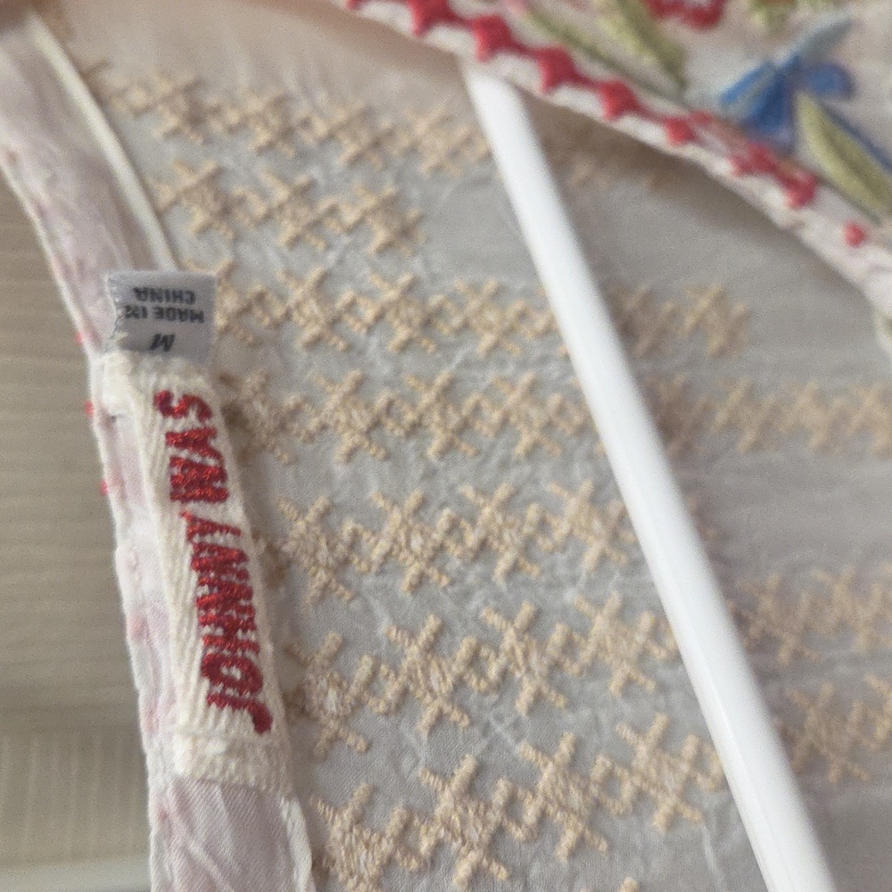 Johnny Was White Floral Embroidered Blouse - Picture 3 of 3